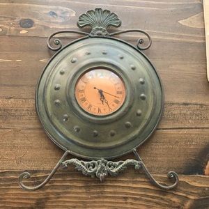 Metal Vintage clock 🕰 Works with AA battery